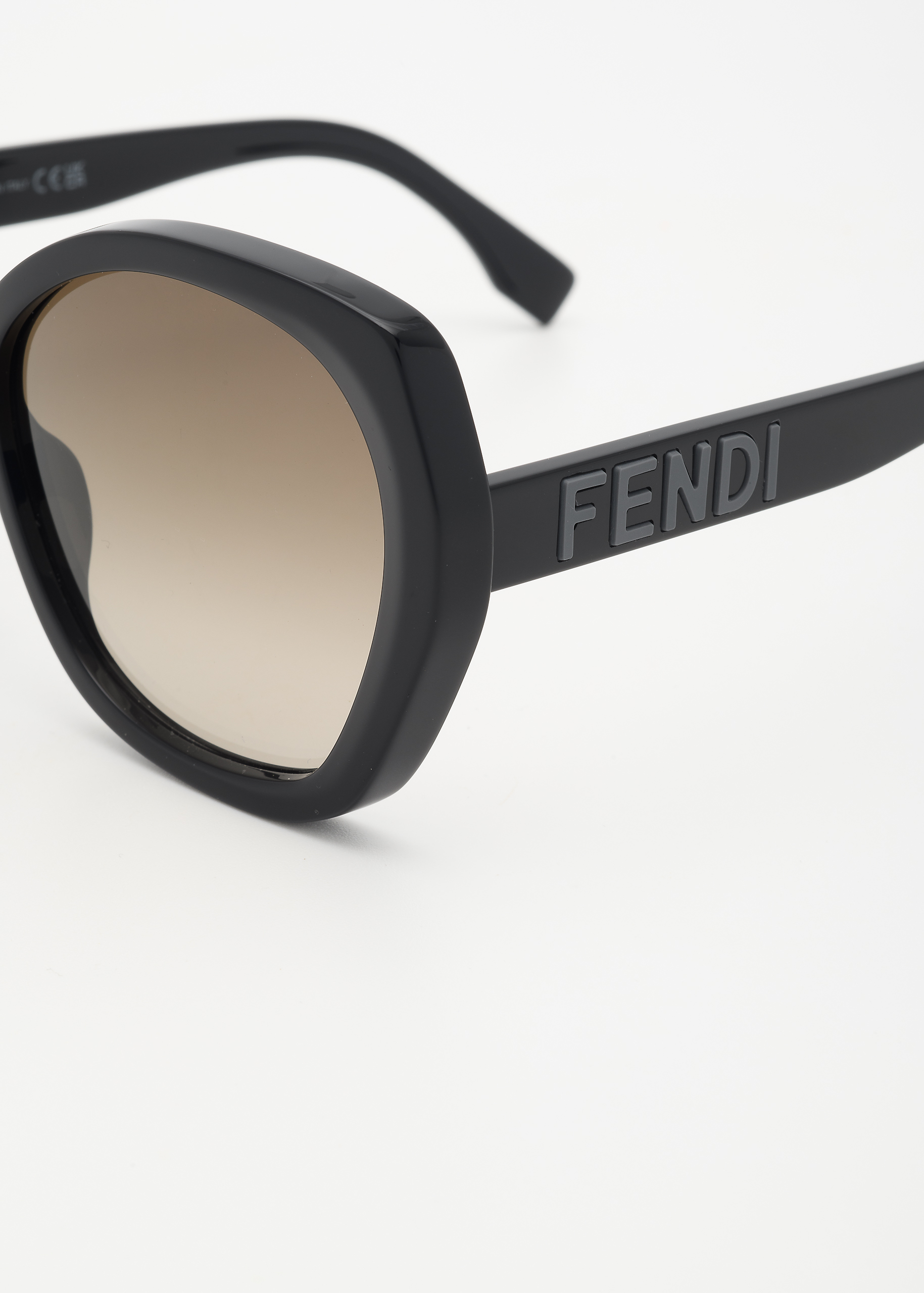 FE40112I-01F_PMS_6654