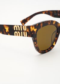 SMU 01YS-14L09Z_PMS_6496